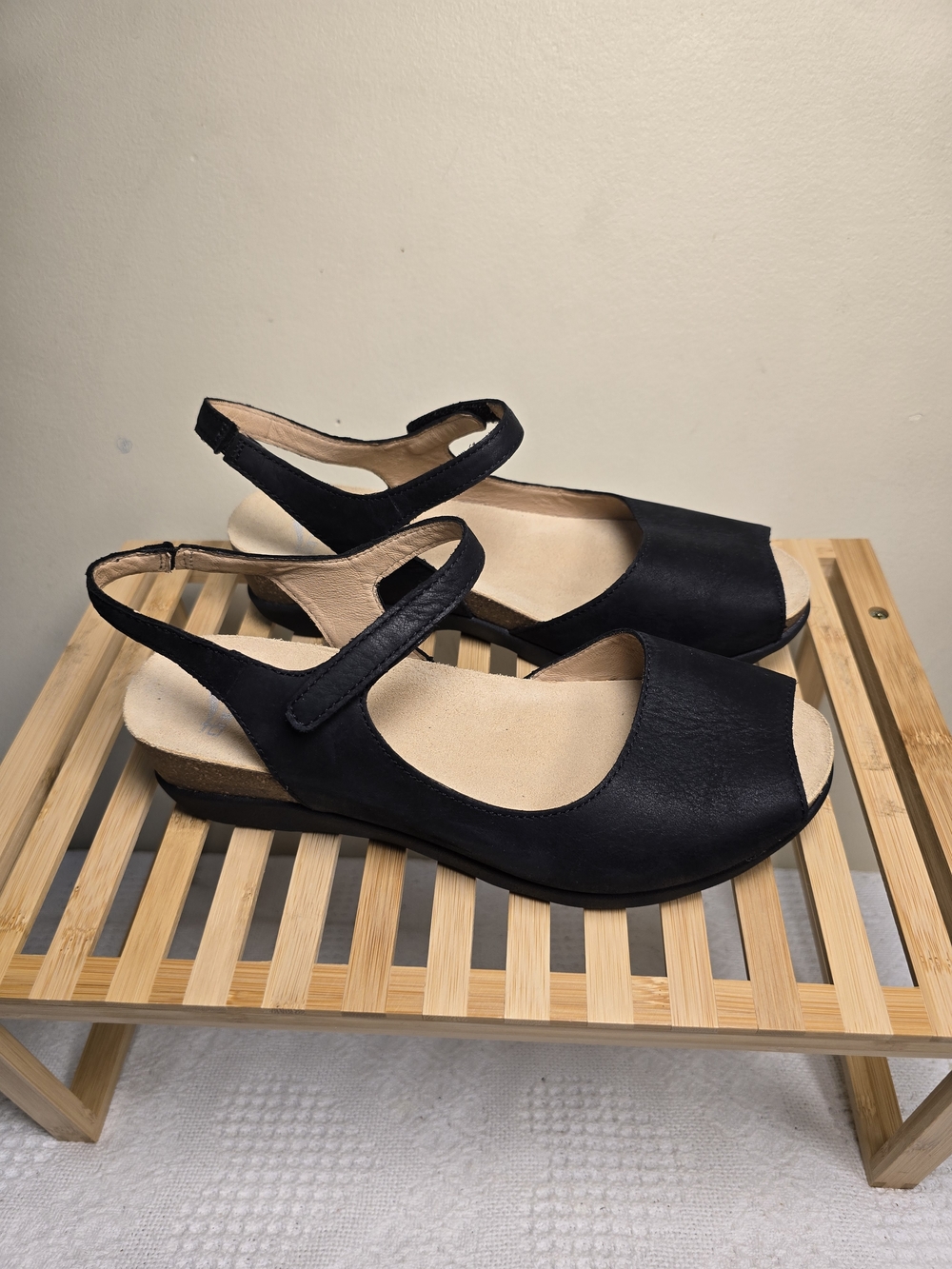 Dansko Black Suede Comfort Wedge Sandals Size 10 EU 40 NWOT - Picture 4 of 16